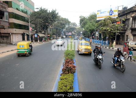 Rénovation et entretien la route principale de la ville de Joy Calcutta pour une ville propre. Banque D'Images