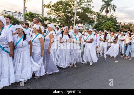 Aparecida de Goiás, Brésil – 15 mai 2022 : des personnes se sont rassemblées pour la procession des anciens Noirs dans la ville d'Aparecida de Goiânia. Banque D'Images