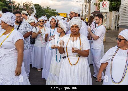 Aparecida de Goiás, Brésil – 15 mai 2022 : des personnes se sont rassemblées pour la procession des anciens Noirs dans la ville d'Aparecida de Goiânia. Banque D'Images