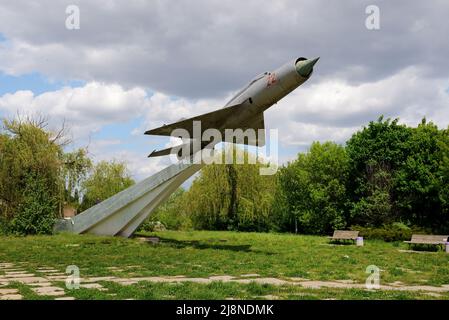 BILA TSERKVA, UKRAINE - MAI 15 : le point de vue sur le mémorial des avions de chasse et d'interception supersoniques MIG-21 dédié aux pilotes soviétiques qui libèrent de Banque D'Images