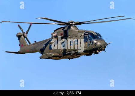 RAF Fairford, Gloucestershire, Royaume-Uni - juillet 15 2006 : hélicoptère Royal Air Force AgustaWestland Merlin HC.3, ZJ122(F), au Royal International Air Tattoo Banque D'Images