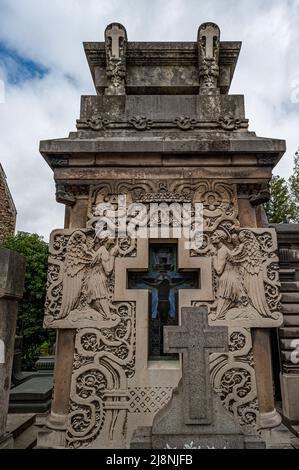 Détails de sépulture dans le cimetière de Passy. Paris, France. 05/2009 Banque D'Images