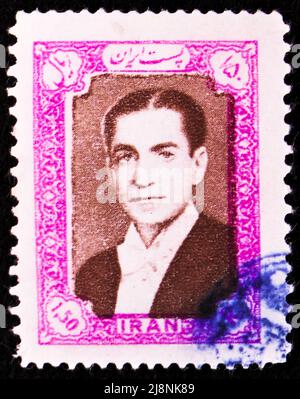 MOSCOU, RUSSIE - 14 MAI 2022 : le timbre-poste imprimé en Iran montre Mohammad Reza Shah Pahlavi (1919-1980), série, vers 1956 Banque D'Images