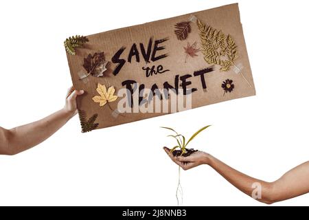 Carton de sauver la planète et une plante aux racines et au sol tenant par la main de deux écoactivistes Banque D'Images