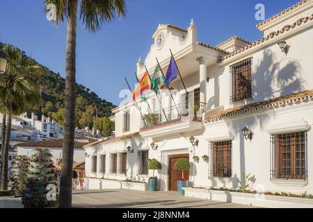 Hôtel de ville dans le village lavé de Mijas pueblo, Andalousie, province de Malaga, Espagne Banque D'Images