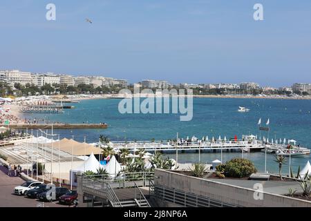 17 mai 2022, Cannes, Côte d'Azur, France : vue sur la baie de Cannes depuis le Palais du Festival au cours du Festival de Cannes 75th annuel (Credit image: © Mickael Chavet/ZUMA Press Wire) Banque D'Images