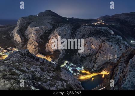 Paysage de montagne de Nigh à omis, Croatie Banque D'Images