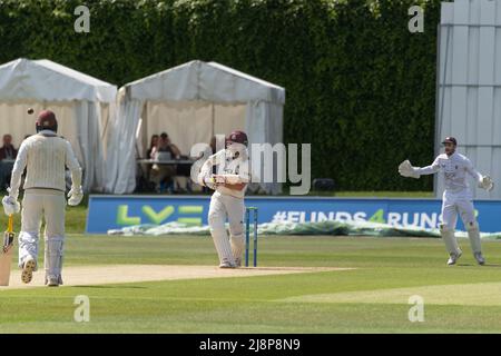 Le capitaine de cricket de Surrey Rory Burns battait contre Kent Banque D'Images