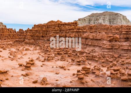 Des formations de Hoodoo Rock étonnantes au parc national de Goblin Valley dans l'Utah Banque D'Images