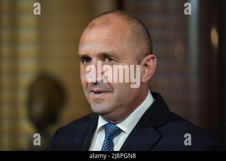 Hambourg, Allemagne. 17th mai 2022. Rumen Radev, Président de la République de Bulgarie, se trouve à l'hôtel de ville. Credit: Marcus Brandt/dpa/Alay Live News Banque D'Images
