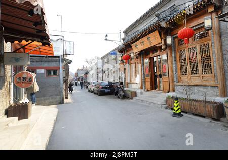 Marche à travers Wudaoying Hutong à Pékin, Chine. Banque D'Images