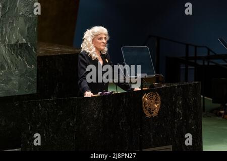 New York, New York, États-Unis. 17th mai 2022. New York, NY - 17 mai 2022: Judy (Judith) Collins parle pendant le Memorial de l'ancienne secrétaire d'État des États-Unis Madeleine Albright au siège de l'ONU (image de crédit: © Lev Radin/Pacific Press via ZUMA Press Wire) Banque D'Images