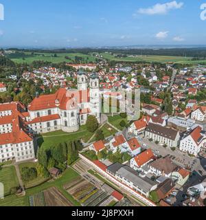 Vue aérienne d'Ottobeuren et de son célèbre monastère en Bavière Banque D'Images