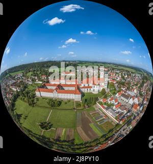 Vue aérienne d'Ottobeuren et de son célèbre monastère en Bavière Banque D'Images