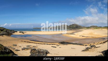 Vue panoramique sur la magnifique plage de Kiloran en mai sur l'île de Colonsay, Écosse, Royaume-Uni Banque D'Images