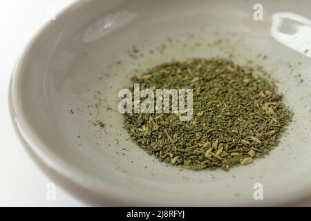 Thé vert sur un fond blanc Banque D'Images
