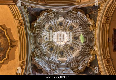 Intérieur de l'église néo-gothique Sant Bartomeu sur la place principale Placa Constitucio à Soller dans les montagnes de Serra de Tramuntana, patrimoine mondial de l'UNESCO Banque D'Images