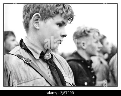 HITLERJUGEND 1930s jeune garçon blond aryan, un membre idéal dans la vision raciste d'Adolf Hitlers, portant la Jeunesse d'Hitler unform Tübingen la Jeunesse d'Hitler à Venusberg près d'Aldingen. Allemagne nazie 1937 Banque D'Images