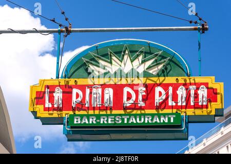 La piña de plata, panneau de bar et restaurant, Calle del Obispo, la Vieille Havane, la Havane, la Habana, République de Cuba Banque D'Images