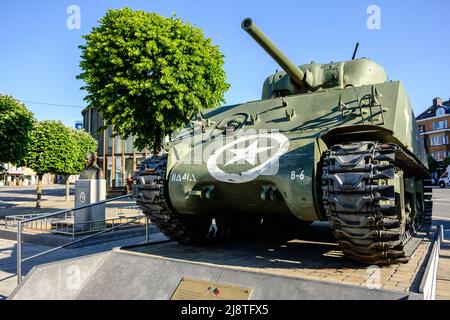 Ville de Bastogne deuxième site du mémorial de la guerre mondiale et un important lieu touristique local - Sherman Tank | la ville de Bastogne est un site de tourisme wa Banque D'Images