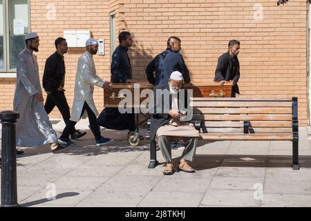 Londres, 18/08/2017: Funerale, Moschea di East London - funérailles, Mosquée de l'est de Londres. © Andrea Sabbadini Banque D'Images