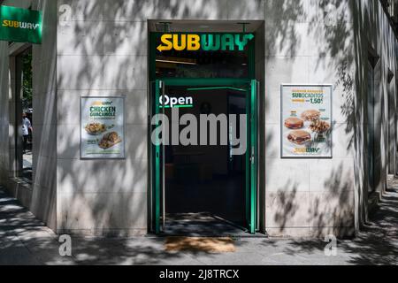 Madrid, Espagne. 17th mai 2022. Franchise de restaurants de restauration rapide américaine sandwich Subway en Espagne. (Image de crédit : © Xavi Lopez/SOPA Images via ZUMA Press Wire) Banque D'Images