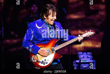 John Fogerty de Creedence Clearwater Revival en direct sur scène Banque D'Images
