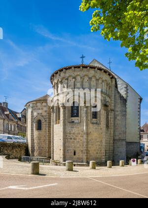 Extérieur de l'église romane du 121th siècle de Saint-Silvain à Ahun, Creuse (23), France. Banque D'Images