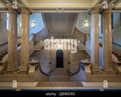 Escalier à puits ouverts art déco du Freemasons Hall de Londres. Banque D'Images