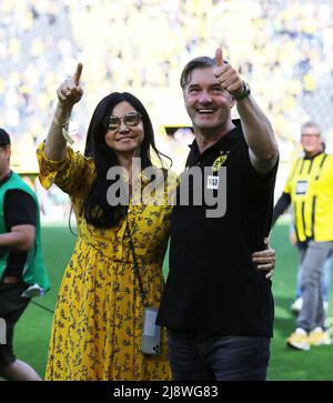 Ville de Dortmund, Allemagne. 14th mai 2022. Firo : 14th mai 2022, Fuvuball, 1.Bundesliga, saison 2021/2022, BVB, Borussia Dortmund - Hertha BSC Berlin Michael ZORC avec sa femme crédit: dpa/Alay Live News Banque D'Images