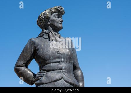 Statue de Peter Linde de l'auteur prolétarien et féministe Moa Martinson à Norrköping, en Suède. Banque D'Images