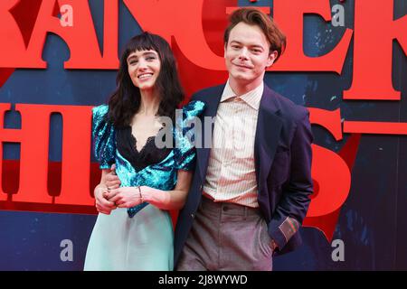 Madrid, Espagne. 18th mai 2022. Natalia Dyer et Charlie Heaton assistent à la première de la nouvelle saison de 'tranger Thingss', la série qu'ils ont en vedette au cinéma callao à Madrid. Crédit : SOPA Images Limited/Alamy Live News Banque D'Images