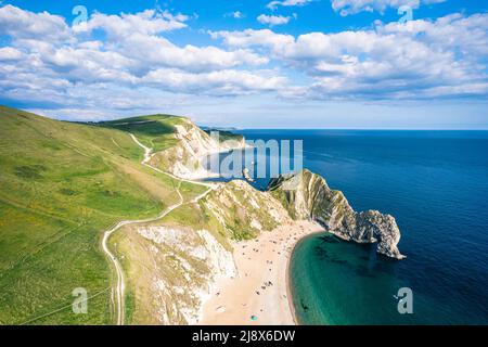 Falaises blanches sur Jurassic Coast et Durdle Door, Wareham, Dorset, Angleterre, Europe Banque D'Images