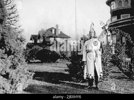 Klazik impérial non identifié du Ku Klux Klan en 1925 Banque D'Images