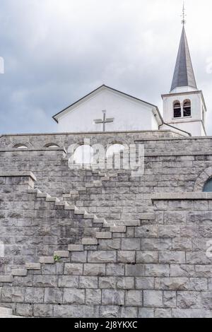 la maison de charnel italienne forme la première Guerre mondiale au-dessus de Kobarid dans les Alpes Juliennes en Slovénie Banque D'Images