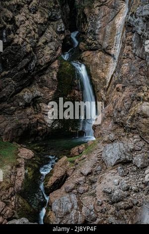 Cascade dans l'Echerntal, Hallstatt Banque D'Images