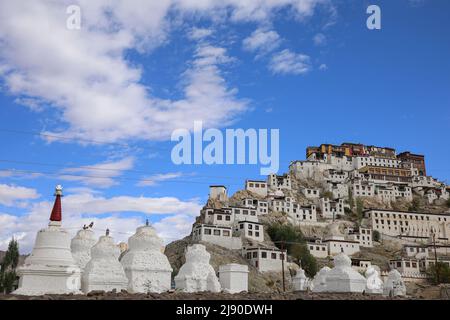 Ladakh, Inde. 21st septembre 2021. Vue générale du monastère de Thikse à Leh, Ladakh. Le monastère de Thikse est situé au sommet d'une colline à Thikse, à environ 19 kilomètres à l'est de Leh. (Image de crédit : © Ayush Chopra/SOPA Images via ZUMA Press Wire) Banque D'Images