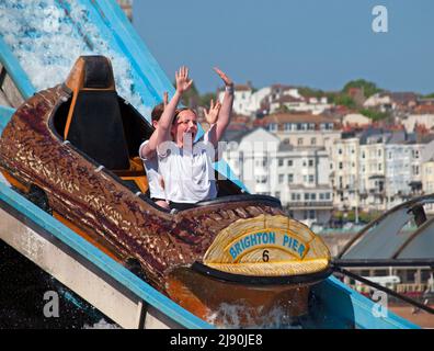 Le trajet sur la rivière Wild à Brighton Pier, en Angleterre Banque D'Images