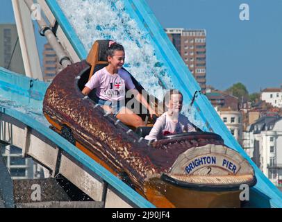 Le trajet sur la rivière Wild à Brighton Pier, en Angleterre Banque D'Images