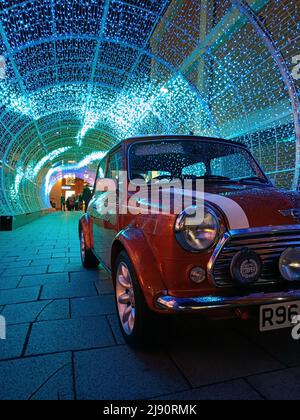 Volcano Orange Rover Mini Cooper Banque D'Images