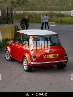 Volcano Orange Rover Mini Cooper Banque D'Images