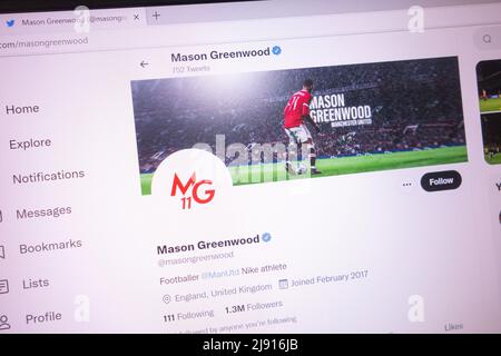 KONSKIE, POLOGNE - 18 mai 2022 : le compte Twitter officiel de Mason Greenwood est affiché sur l'écran de l'ordinateur portable Banque D'Images