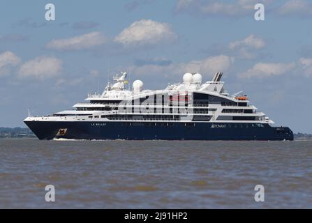 19/05/2022 Gravesend atteindre la Tamise britannique navire de croisière français le Bellot pendu à tribord comme elle se dirige vers Gravesend atteindre sur la Tamise. TH Banque D'Images