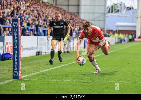 Warrington, Royaume-Uni. 19th mai 2022. Tommy Makinson #2 de St Helens va pour un essai à Warrington, Royaume-Uni le 5/19/2022. (Photo de Mark Cosgrove/News Images/Sipa USA) crédit: SIPA USA/Alay Live News Banque D'Images