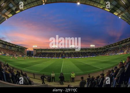 Warrington, Royaume-Uni. 19th mai 2022. Un coucher de soleil sur le stade Halliwell Jones lors du match à Warrington, Royaume-Uni, le 5/19/2022. (Photo de Mark Cosgrove/News Images/Sipa USA) crédit: SIPA USA/Alay Live News Banque D'Images