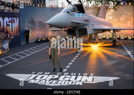 Londres, Royaume-Uni, jeudi 19th mai 2022 Carol Vorderman assiste à la performance royale de Top Gun: Maverick, Leicester Square Gardens, Leicester Square. Credit: DavidJensen / Empics Entertainment / Alamy Live News Banque D'Images