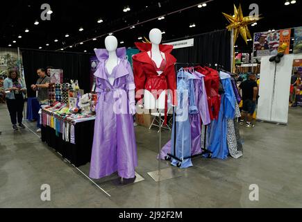 Atmosphère générale pendant le 2022 RuPaul DragCon, jour 2, qui s'est tenu au Centre DES congrès DE LA à Los Angeles, Californie, le vendredi 14 mai 2022. Photo de Jennifer Graylock-Graylock.com Banque D'Images