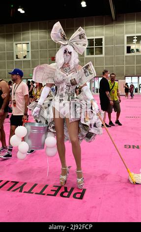 Atmosphère générale pendant le 2022 RuPaul DragCon, jour 2, qui s'est tenu au Centre DES congrès DE LA à Los Angeles, Californie, le vendredi 14 mai 2022. Photo de Jennifer Graylock-Graylock.com Banque D'Images