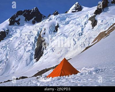 Glacier bleu sous les sommets est et moyen du Mt. Olympus, Parc national olympique, Washington Banque D'Images