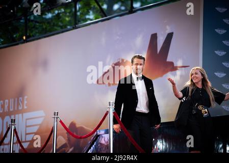 Londres, Royaume-Uni. 19th mai 2022. Glen Powell assiste à la première de Top Gun: Maverick, Royal film Performance à Leicester Square à Londres. Crédit : SOPA Images Limited/Alamy Live News Banque D'Images